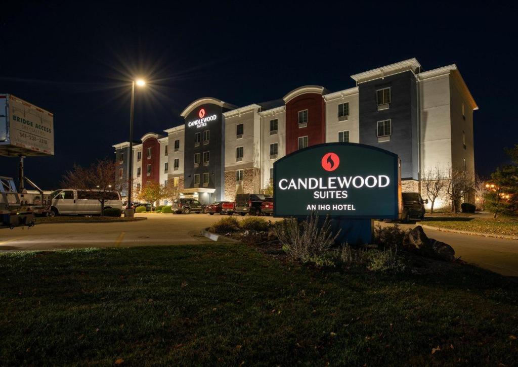 Candlewood Suites Saint Joseph By Ihg Екстериор снимка