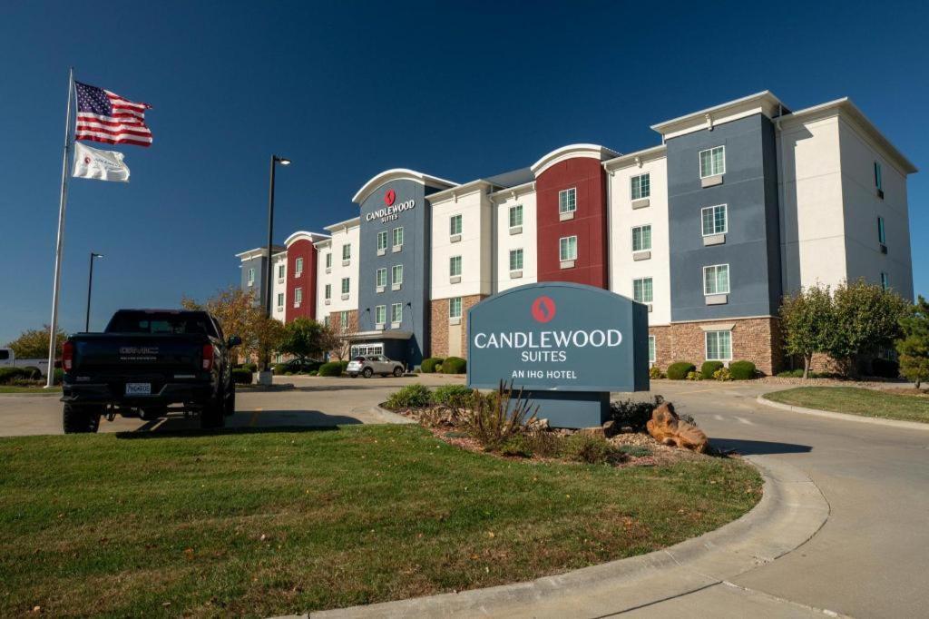 Candlewood Suites Saint Joseph By Ihg Екстериор снимка