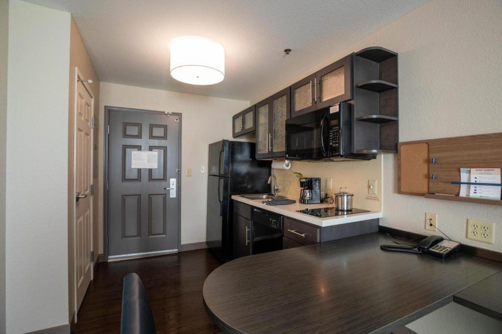 Candlewood Suites Saint Joseph By Ihg Екстериор снимка