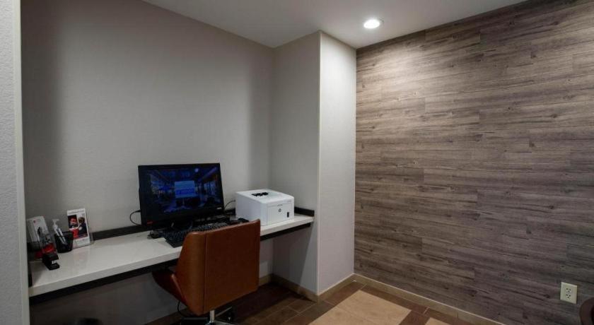 Candlewood Suites Saint Joseph By Ihg Екстериор снимка