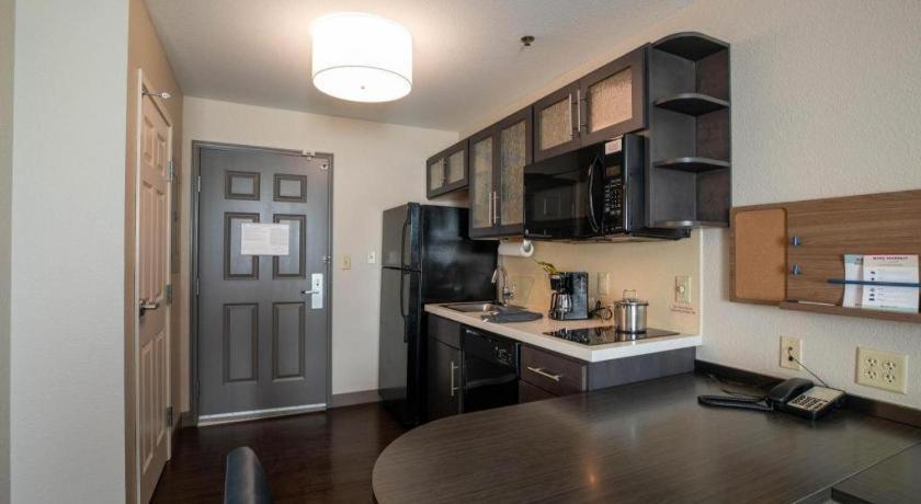 Candlewood Suites Saint Joseph By Ihg Екстериор снимка