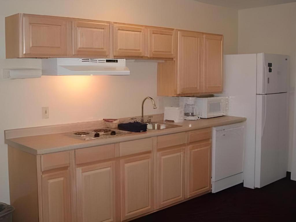 Candlewood Suites Saint Joseph By Ihg Екстериор снимка