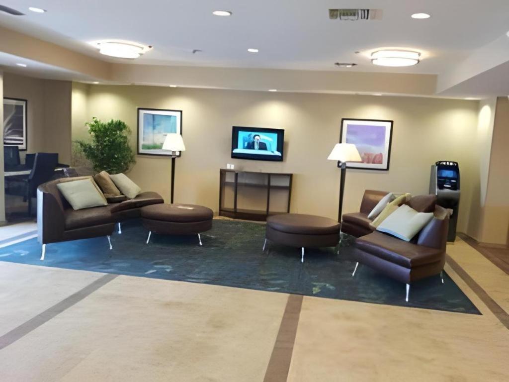 Candlewood Suites Saint Joseph By Ihg Екстериор снимка