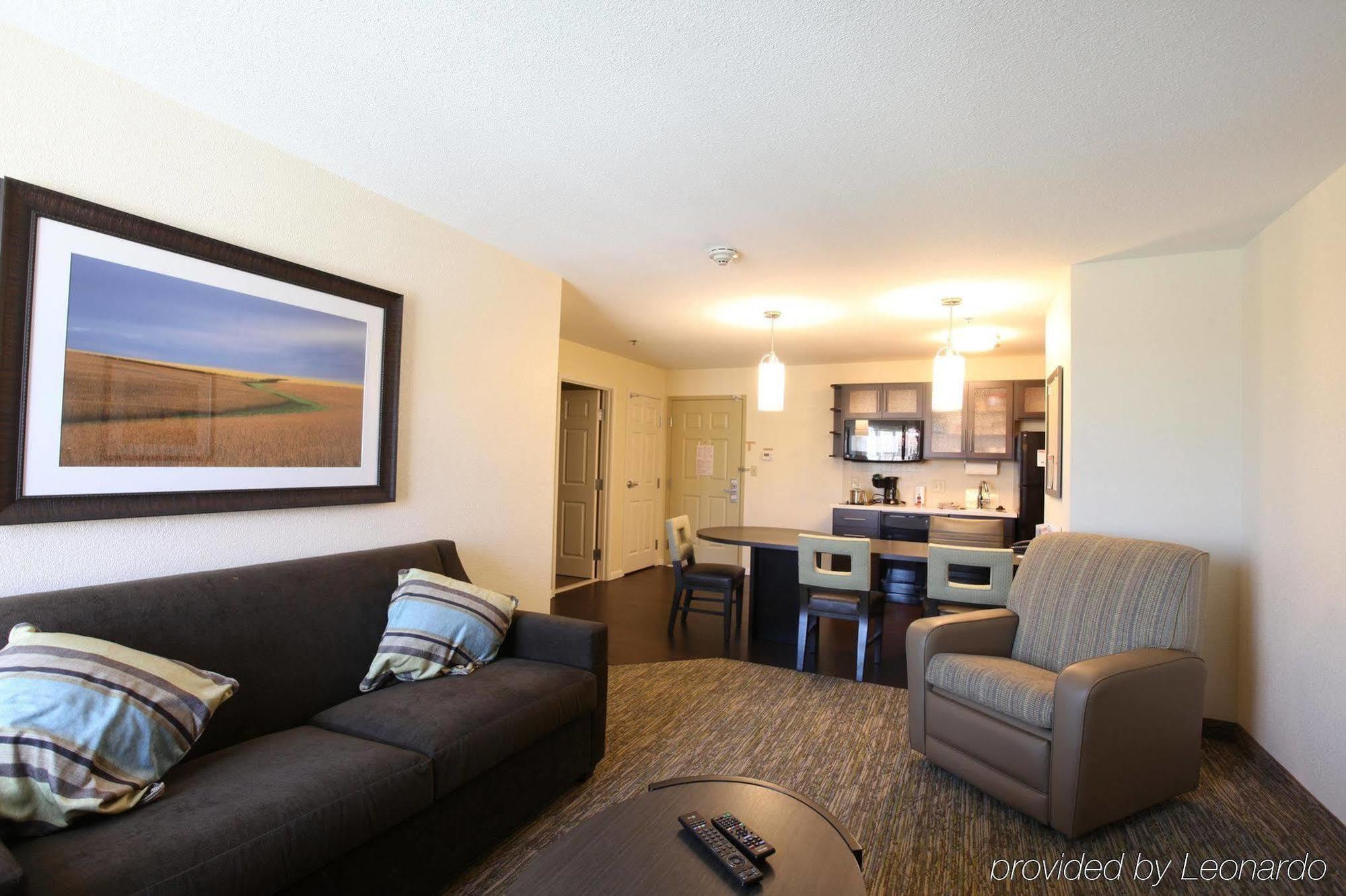 Candlewood Suites Saint Joseph By Ihg Екстериор снимка